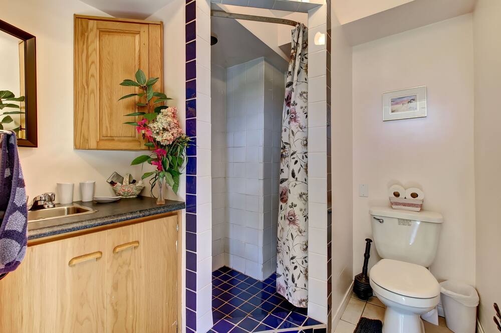 Photo of Bathroom in Scott