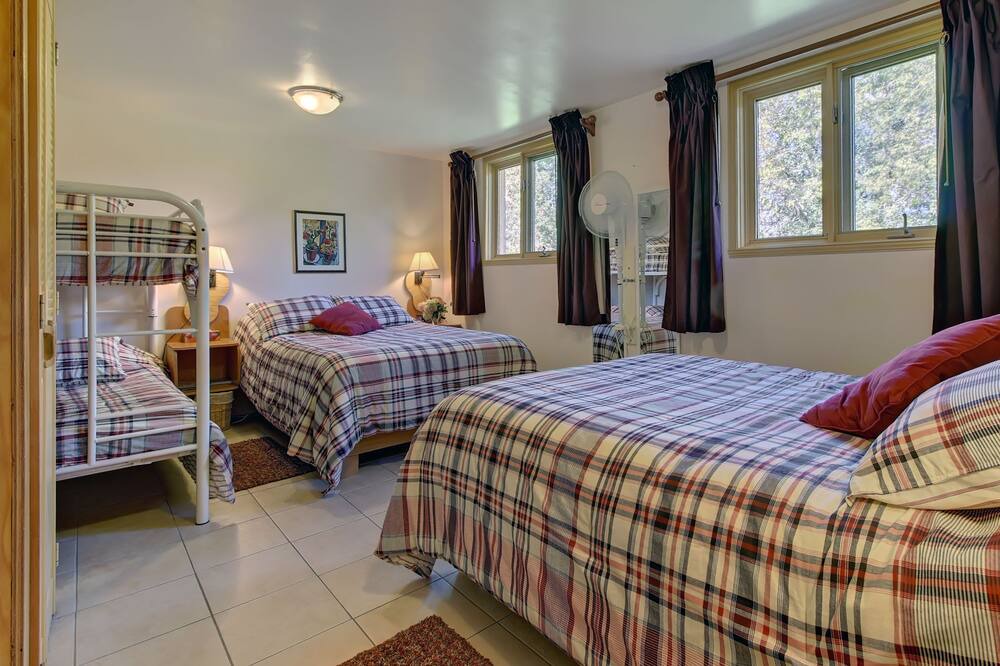 Photo of Bedroom in Scott