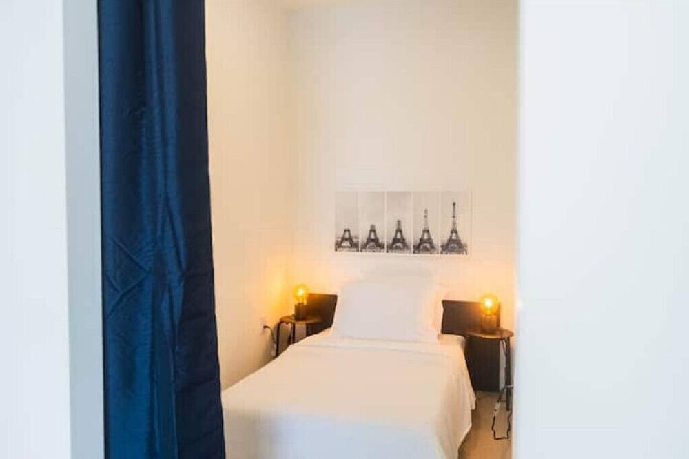 Photo of Bedroom in Langley