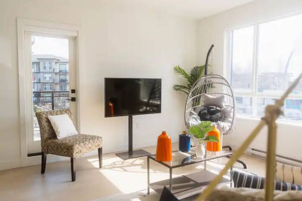 Photo of Livingroom in Langley
