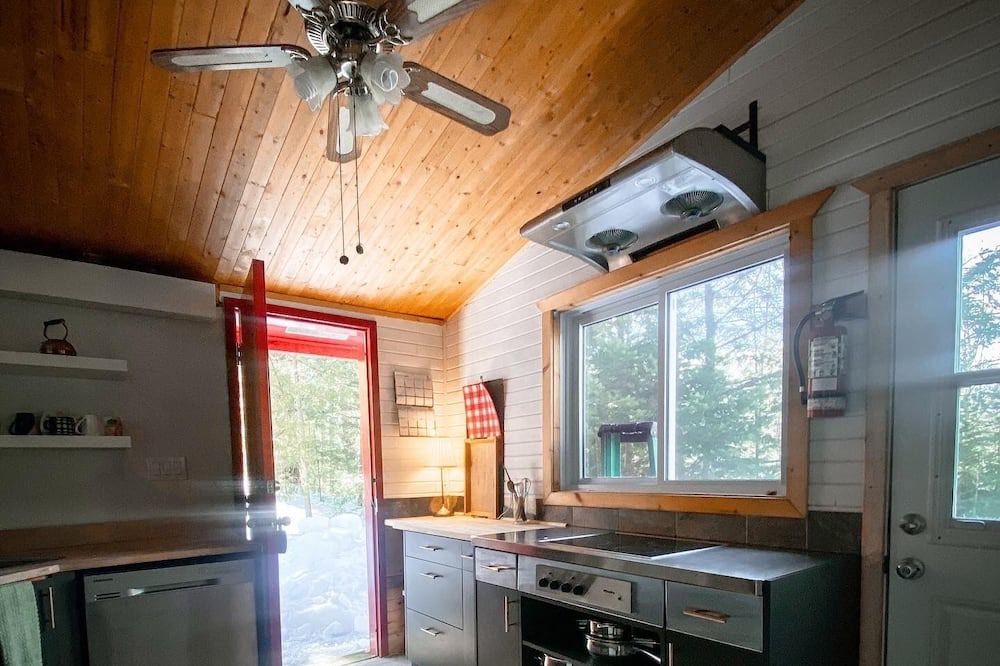Photo of Kitchen in Val-des-Monts