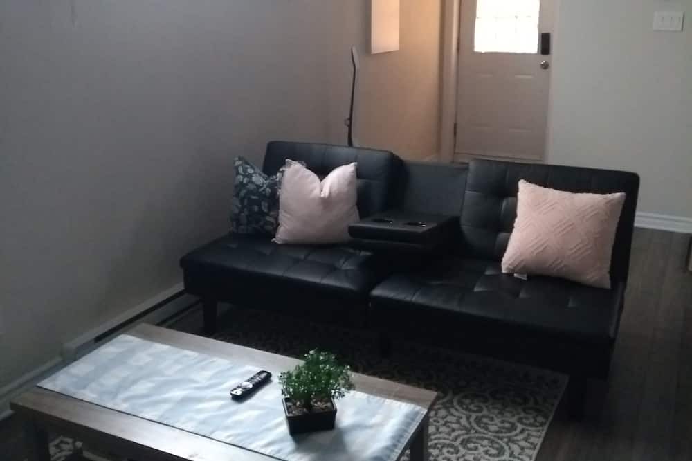 Photo of Livingroom in Aylmer
