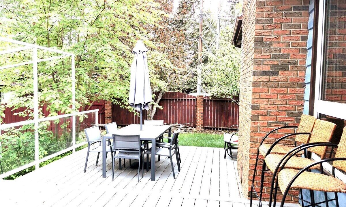 Photo of Outdoor in Varsity