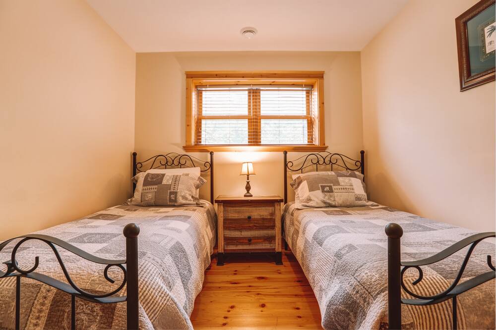 Photo of Bedroom in Mille-Isles