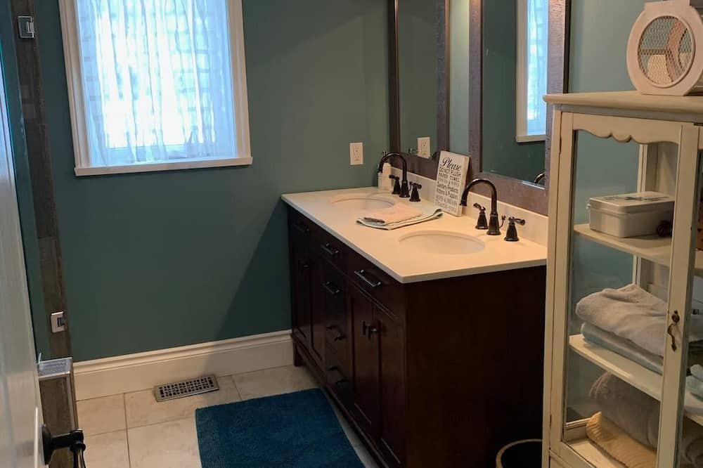 Photo of Bathroom in Haliburton