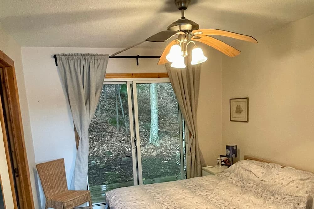 Photo of Bedroom in Baysville