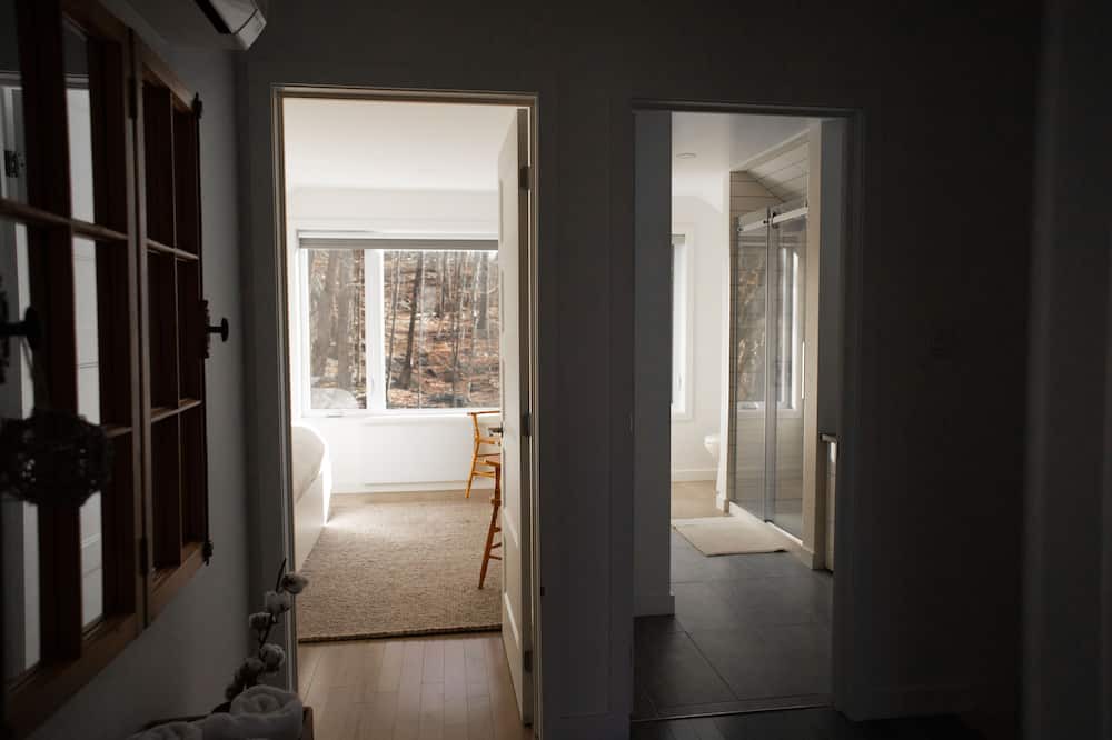 Photo of Bedroom in Bolton-Est