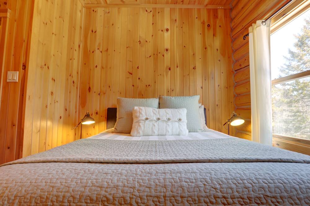 Photo of Bedroom in Mille-Isles