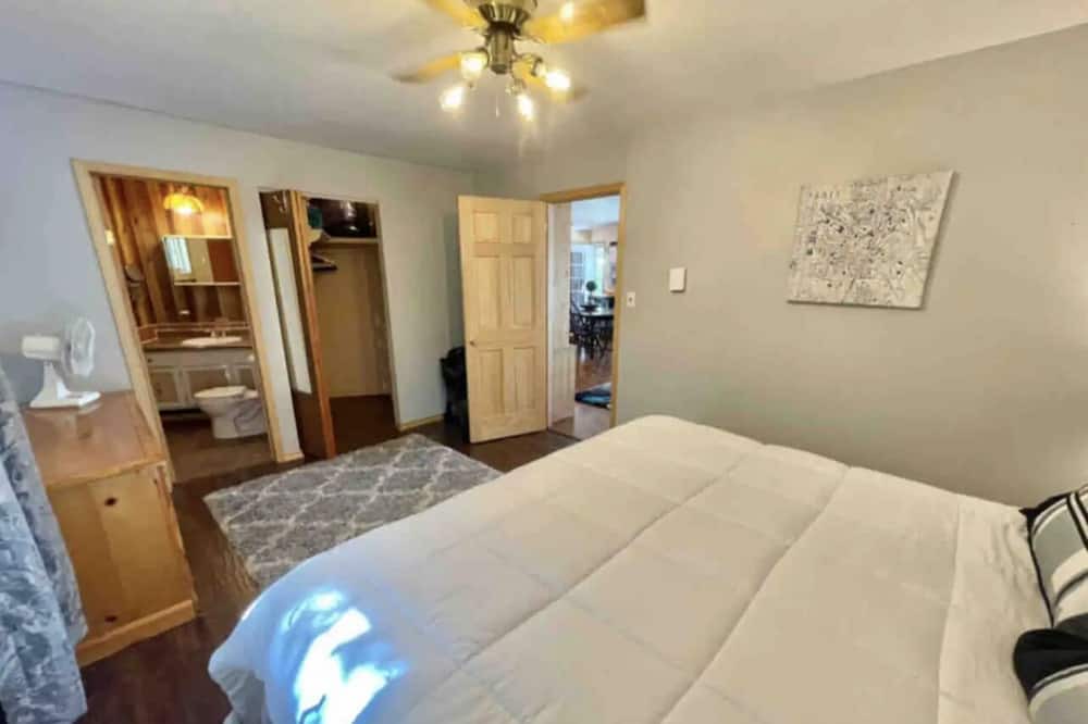 Photo of Bedroom in Arden