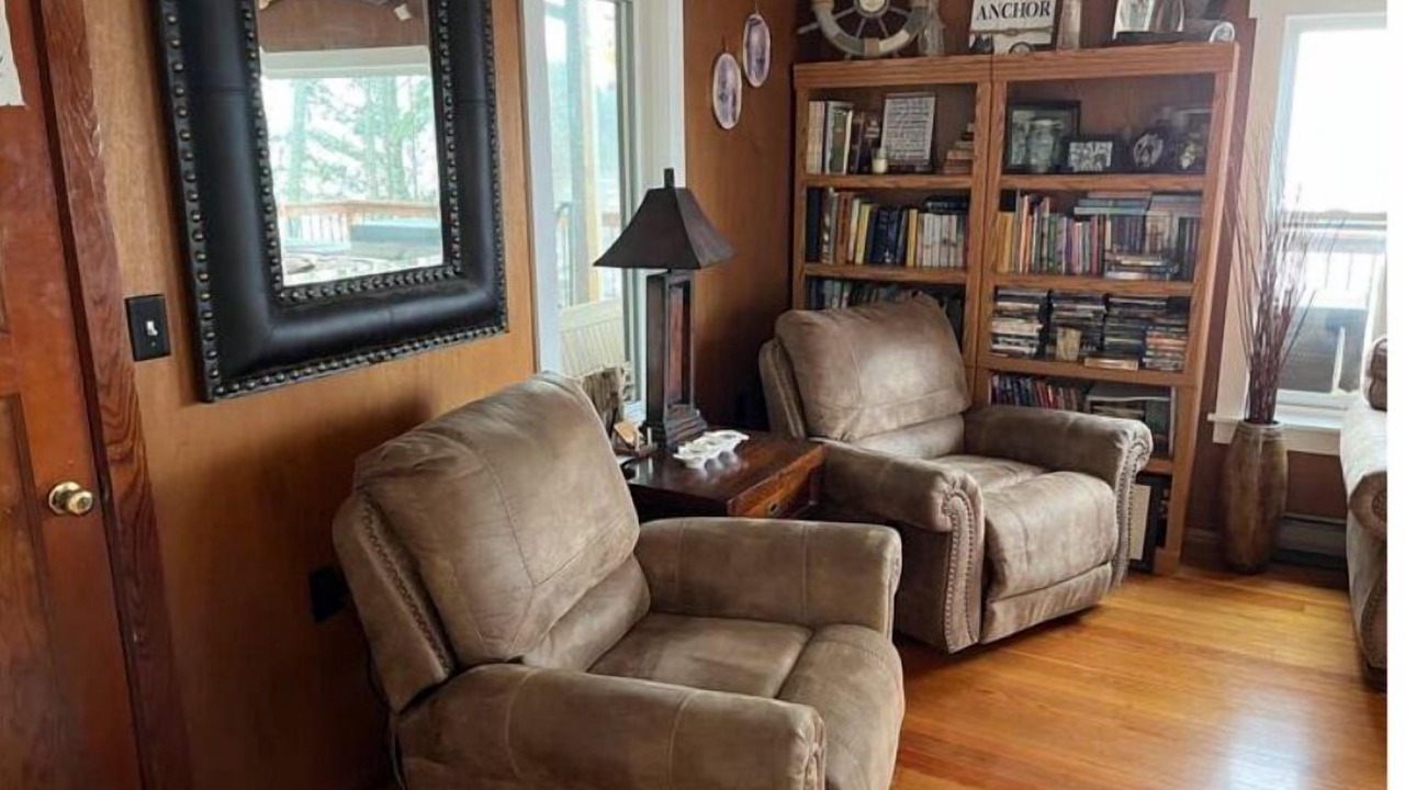 Photo of Livingroom in Central Kootenay