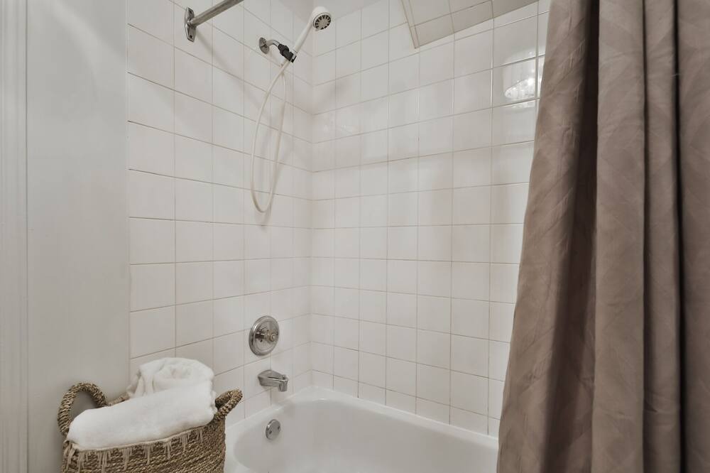 Photo of Bathroom in Cote-Saint-Paul