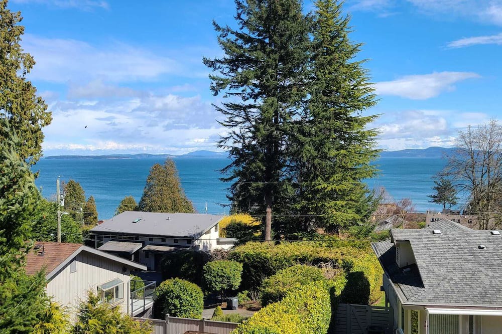Photo of Outdoor in Cordova Bay