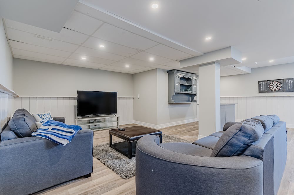 Photo of Livingroom in Kawartha Lakes