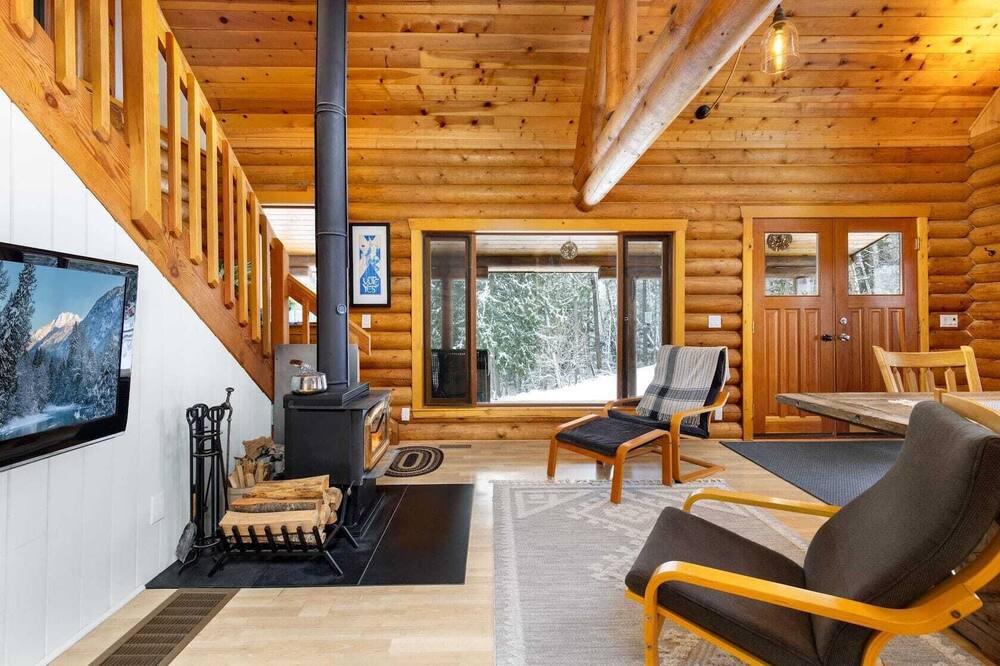 Photo of Livingroom in Pemberton