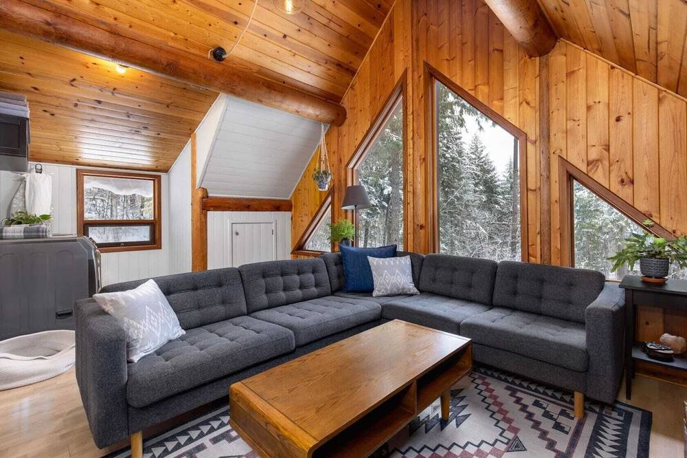 Photo of Livingroom in Pemberton