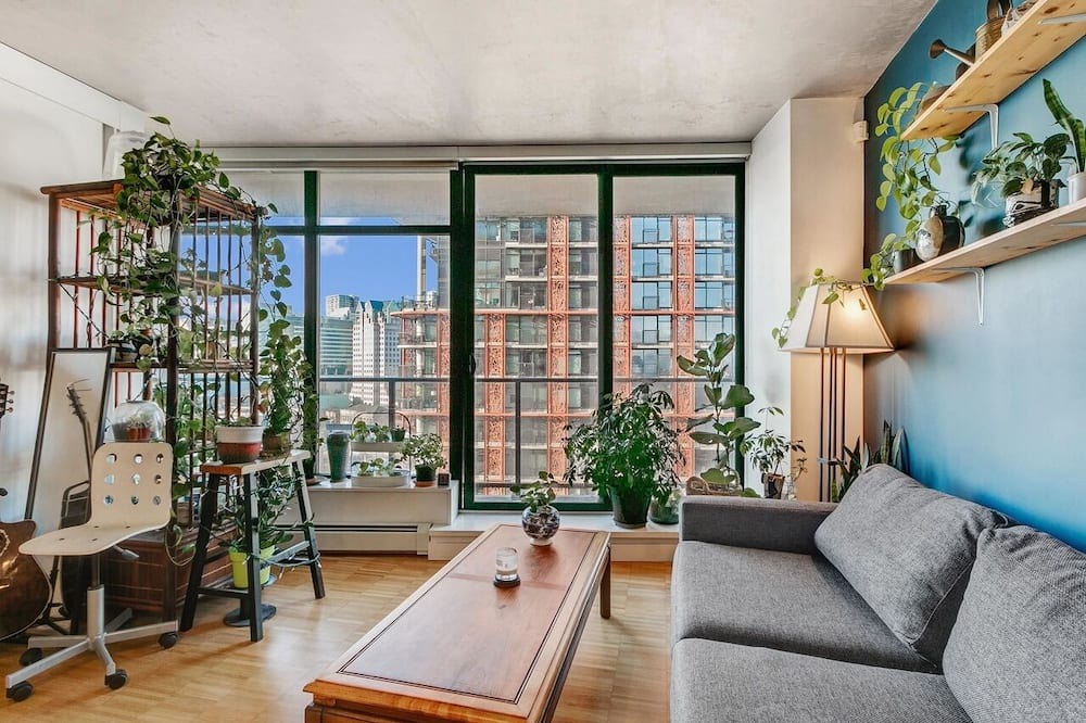 Photo of Livingroom in Crosstown
