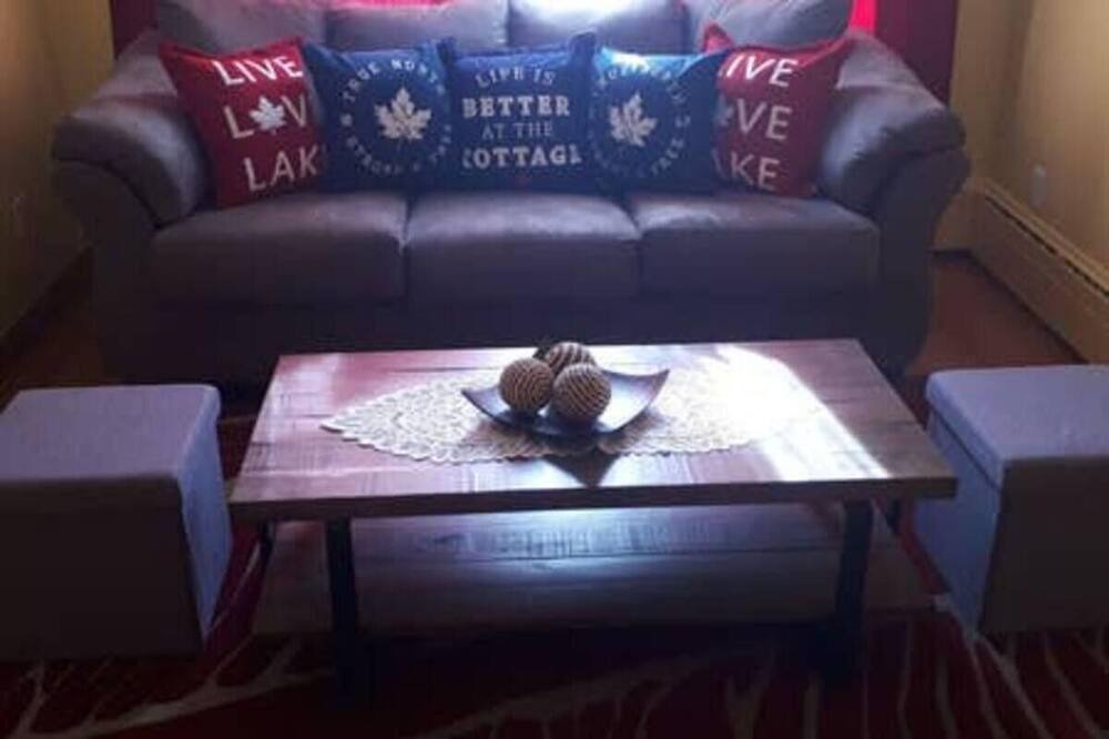 Photo of Livingroom in LaSalle