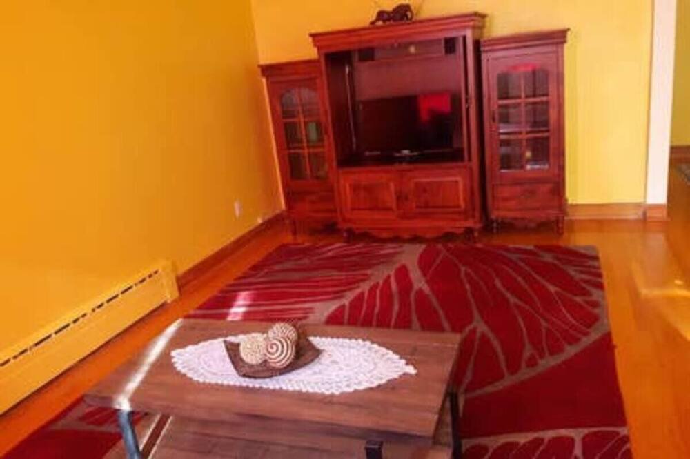 Photo of Livingroom in LaSalle