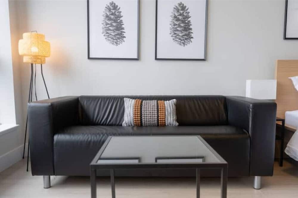 Photo of Livingroom in South Newton