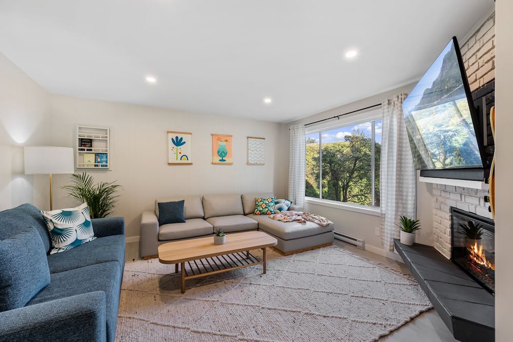 Photo of Livingroom in Comox