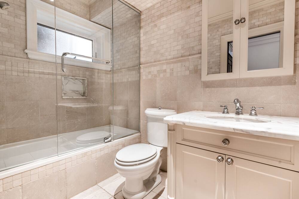 Photo of Bathroom in Sainte-Marie