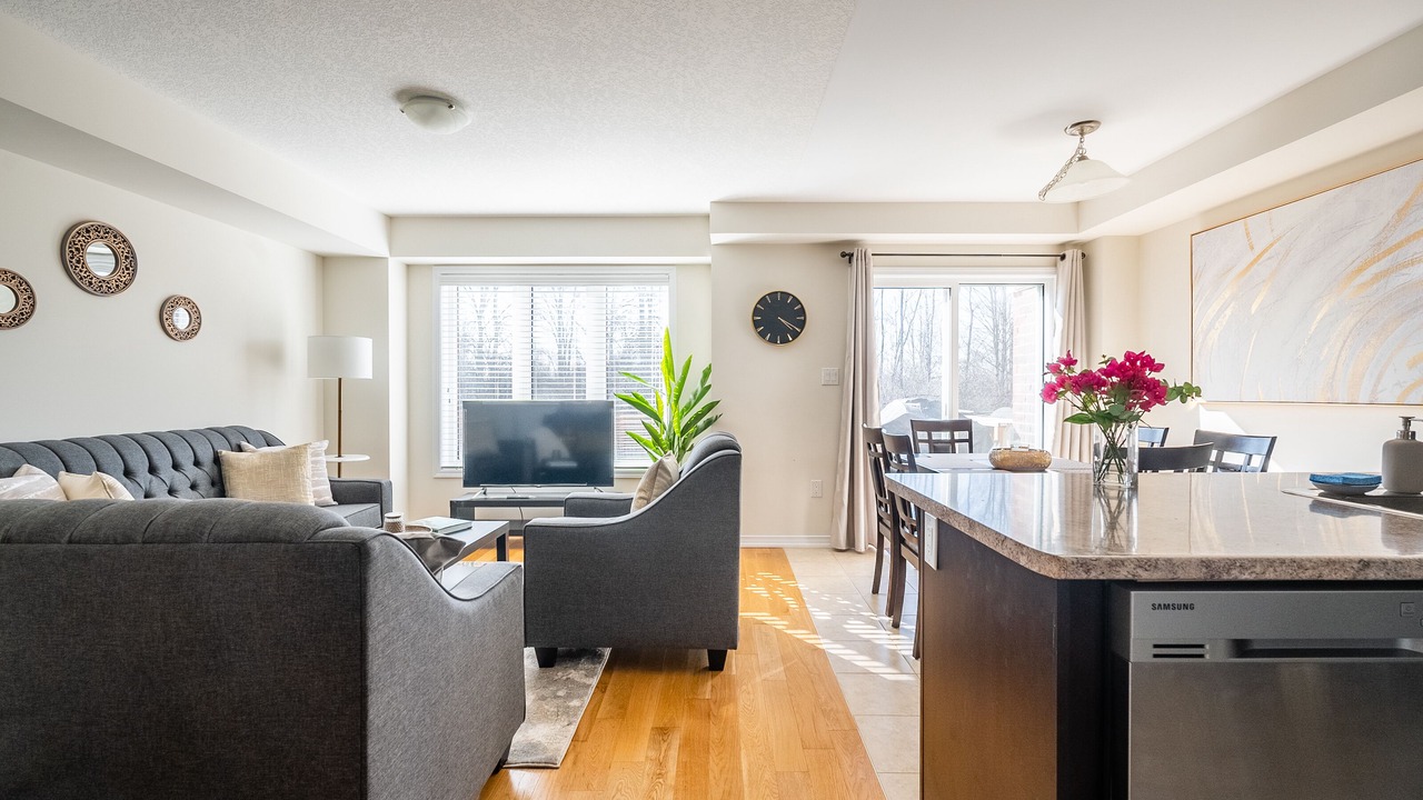 Photo of Livingroom in Thorold