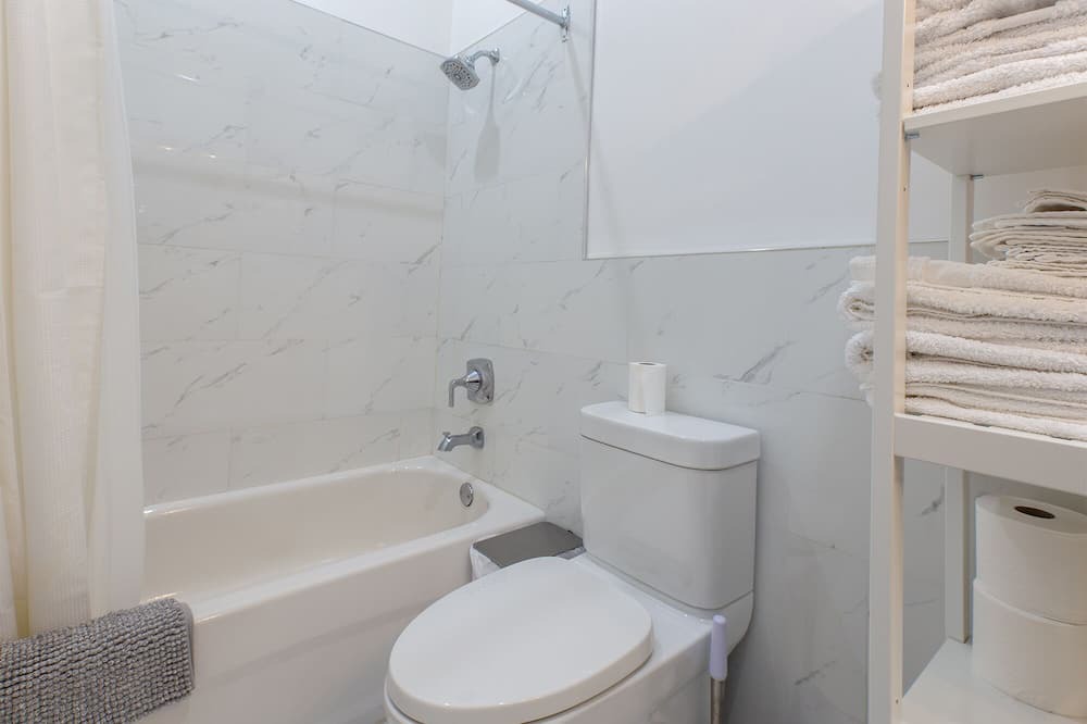 Photo of Bathroom in Cote-Saint-Paul