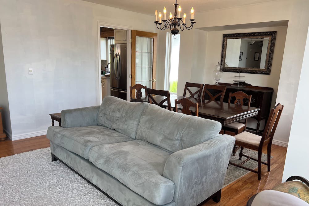 Photo of Livingroom in Abbotsford
