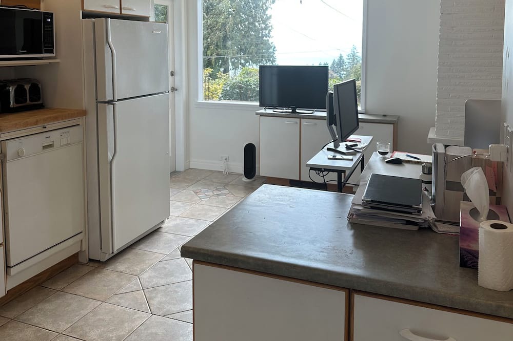 Photo of Kitchen in West Vancouver