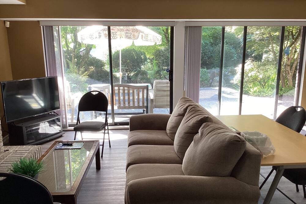Photo of Livingroom in West Vancouver