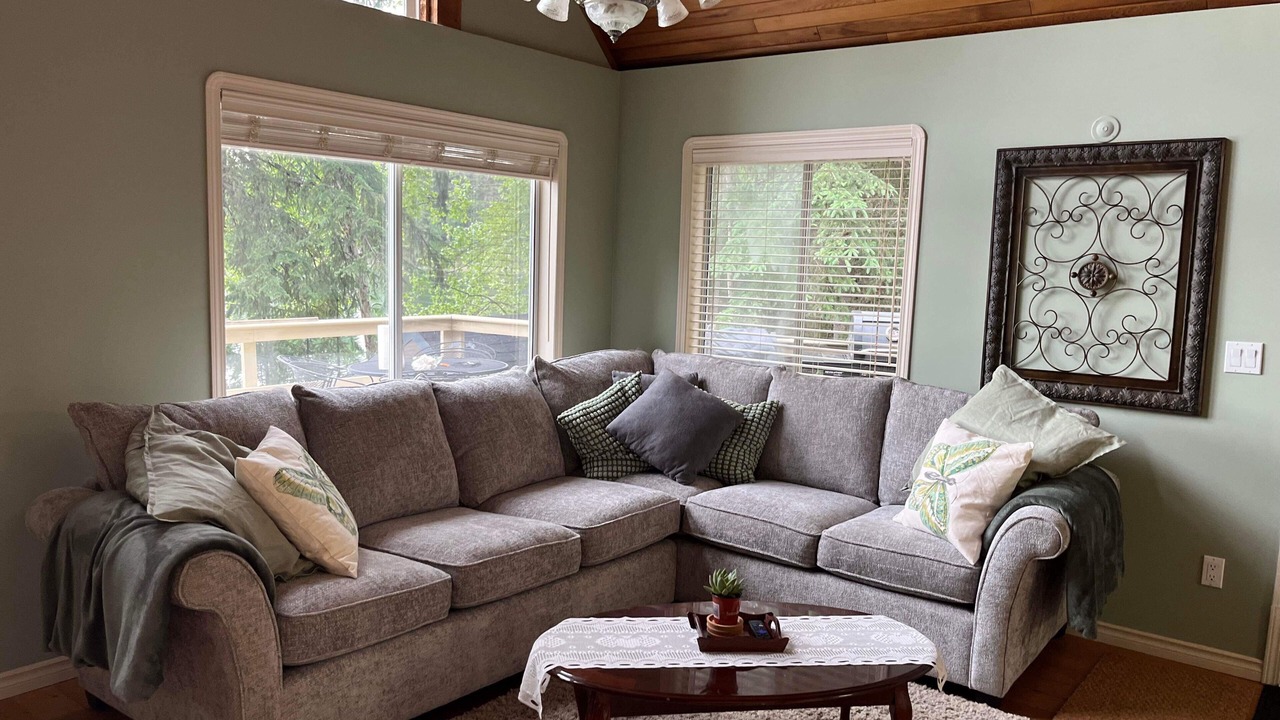 Photo of Livingroom in Eagle Creek