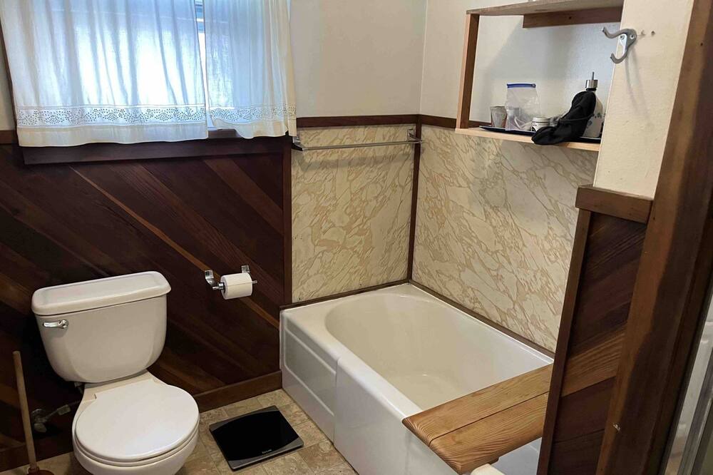 Photo of Bathroom in Delta
