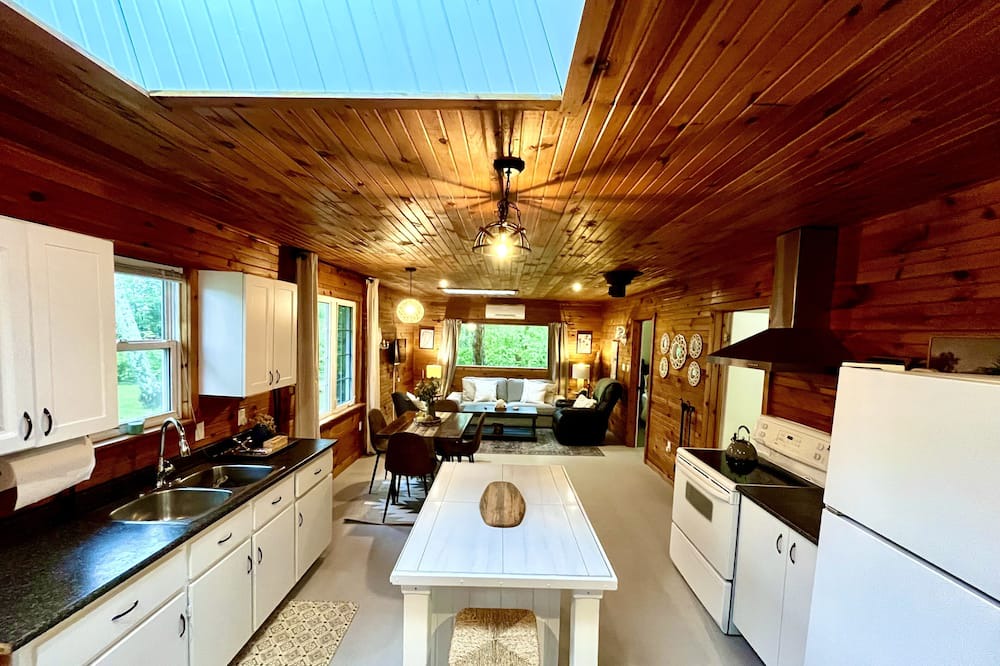 Photo of Kitchen in Miltonvale Park