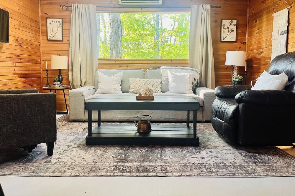 Photo of Livingroom in Miltonvale Park