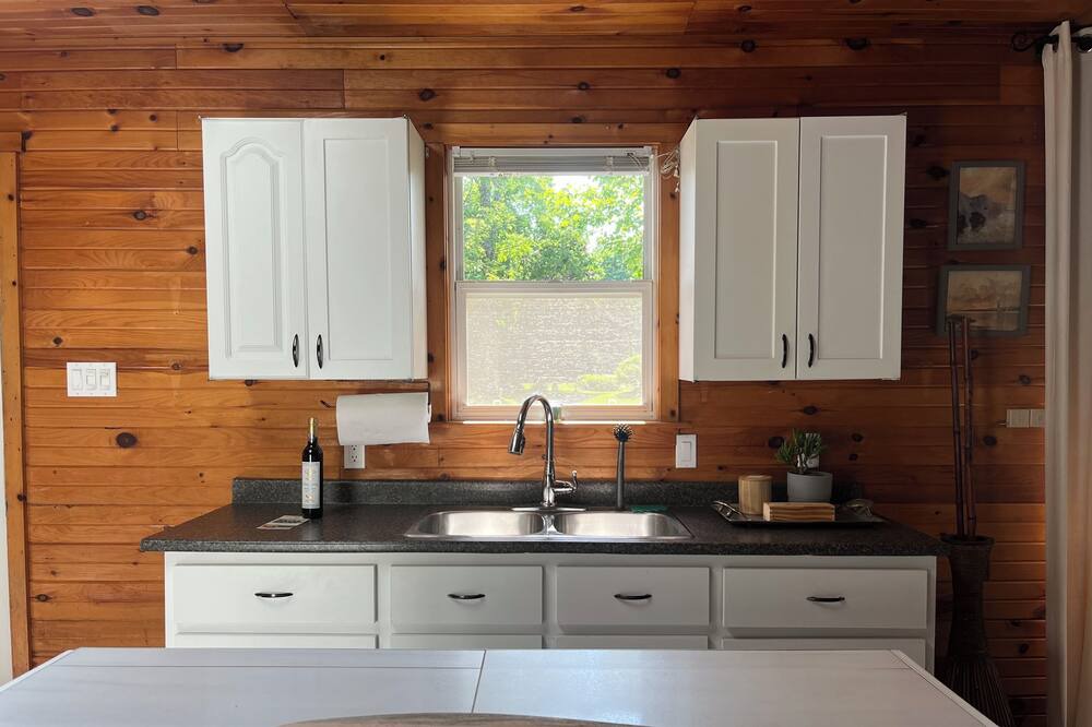 Photo of Kitchen in Miltonvale Park