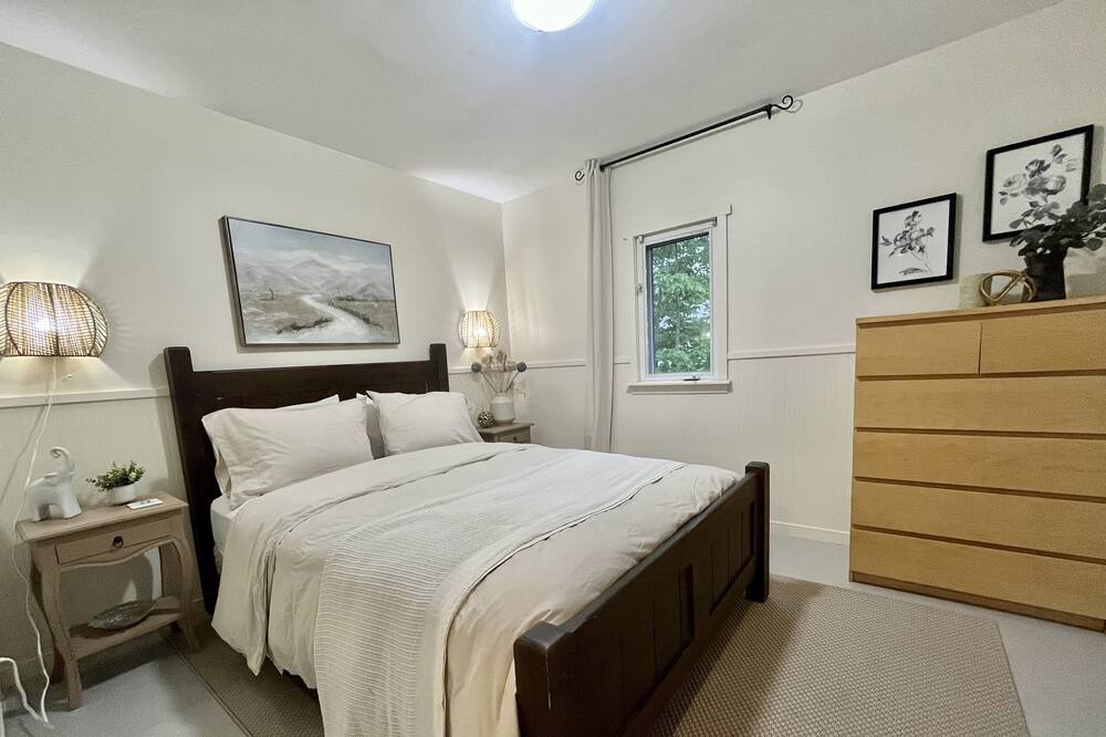 Photo of Bedroom in Miltonvale Park