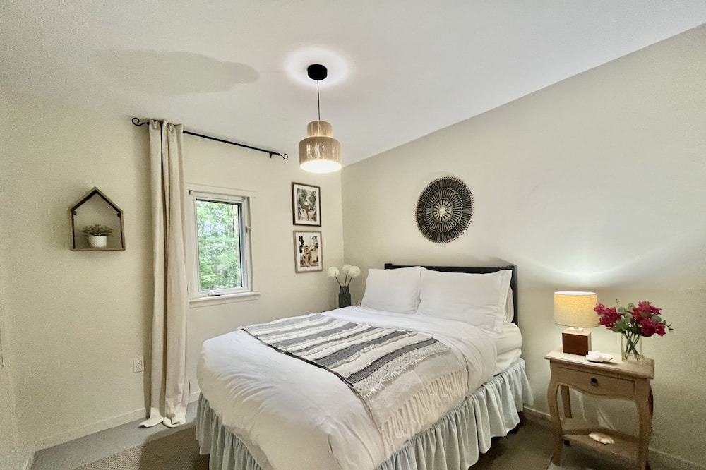 Photo of Bedroom in Miltonvale Park