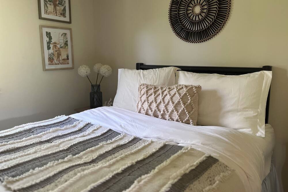 Photo of Bedroom in Miltonvale Park