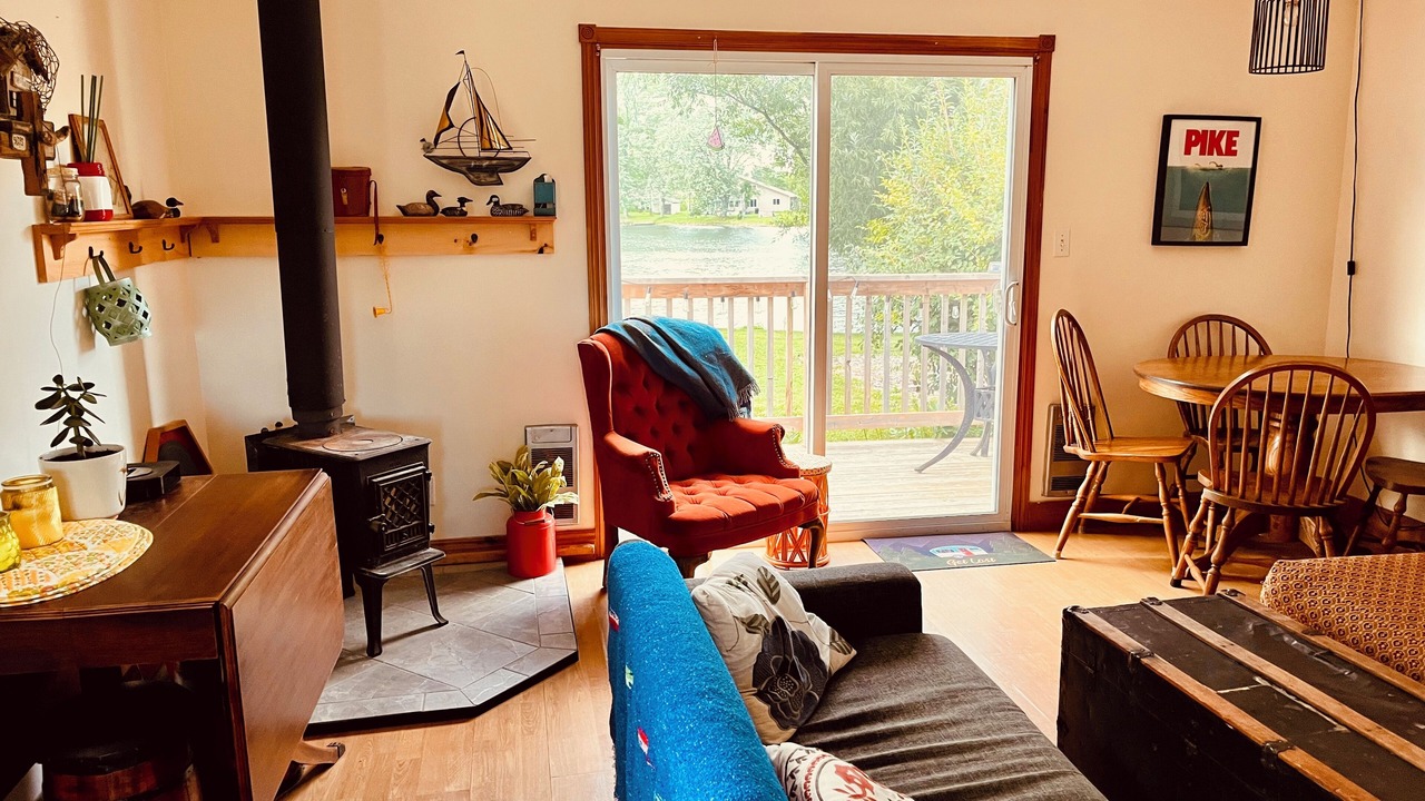 Photo of Livingroom in Quinte West