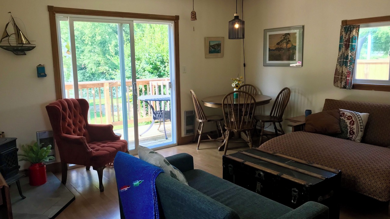 Photo of Livingroom in Quinte West
