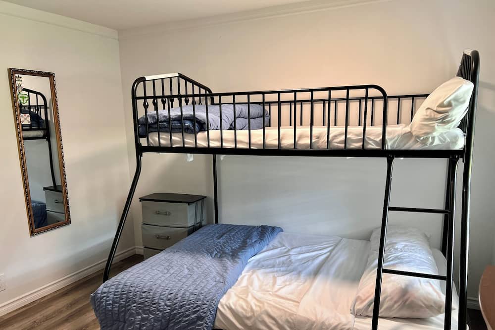 Photo of Bedroom in Oro-Medonte