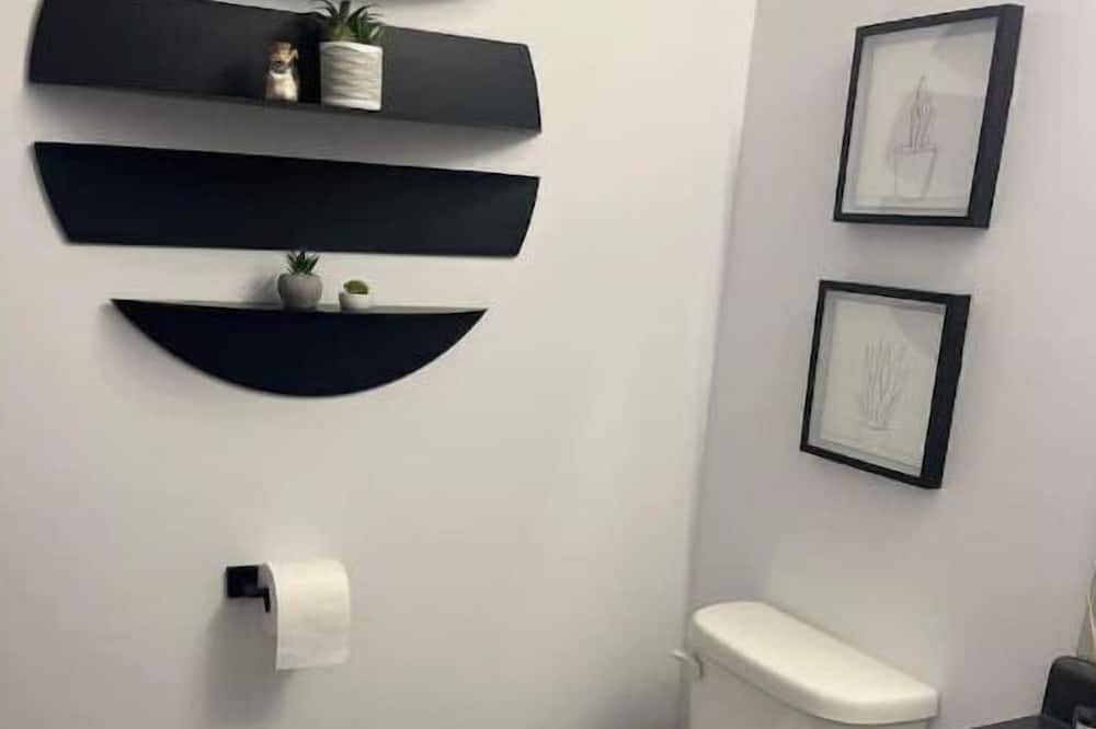 Photo of Bathroom in Beamsville