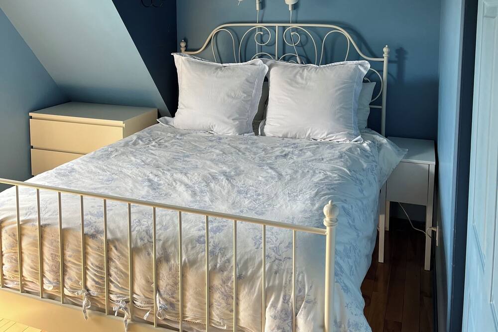 Photo of Bedroom in Saint-Denis-de-Brompton