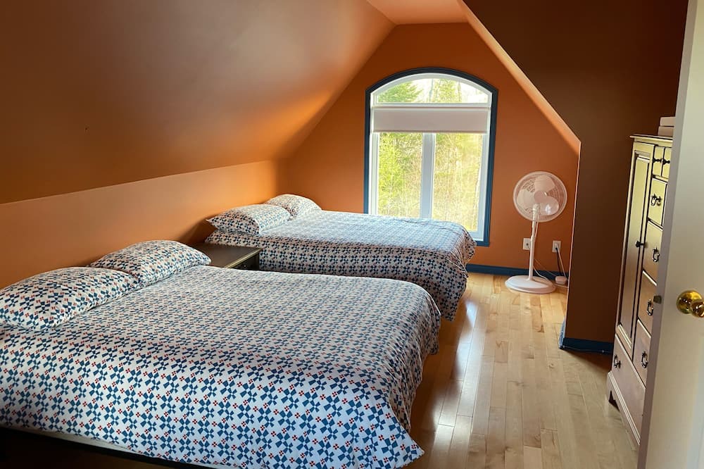 Photo of Bedroom in Saint-Denis-de-Brompton
