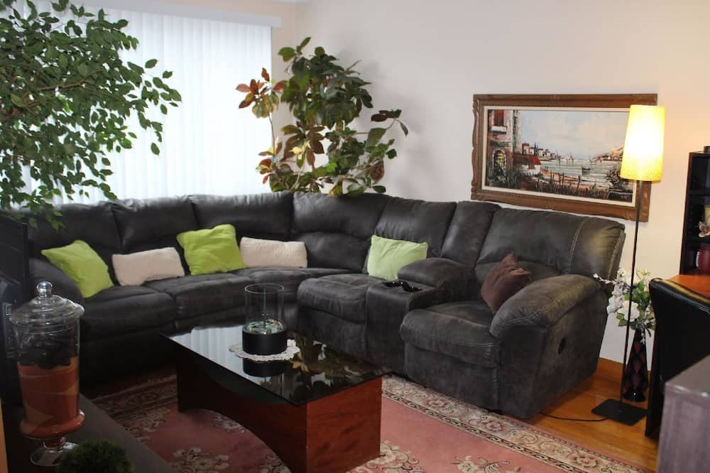 Photo of Livingroom in LaSalle