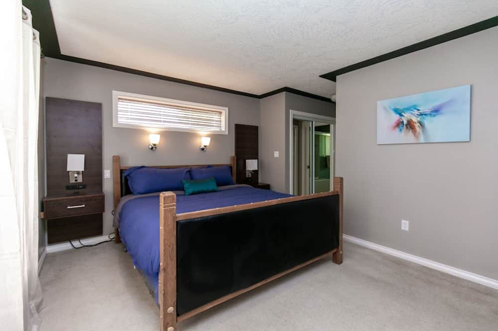 Photo of Bedroom in Cordova Bay