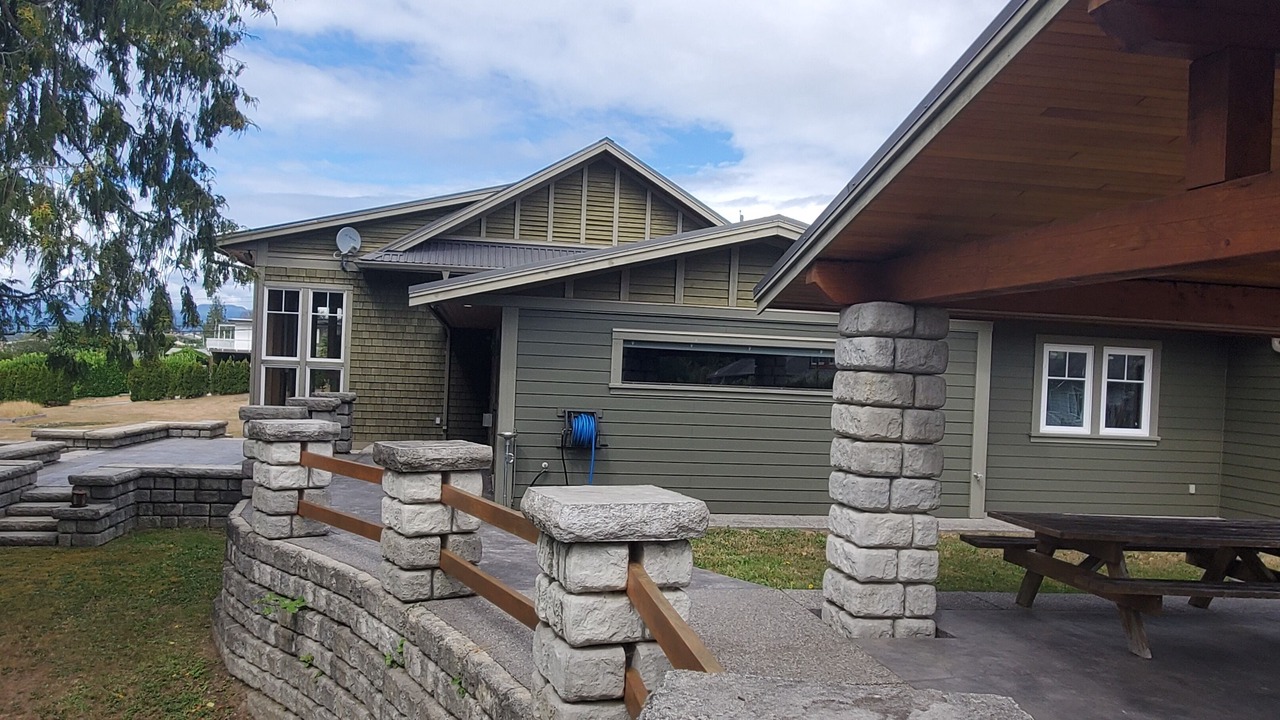 Photo of Patio Balcony in Powell River