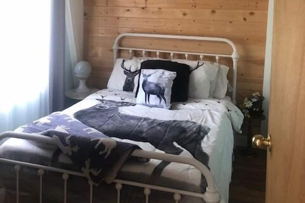 Photo of Bedroom in Georgian Bay