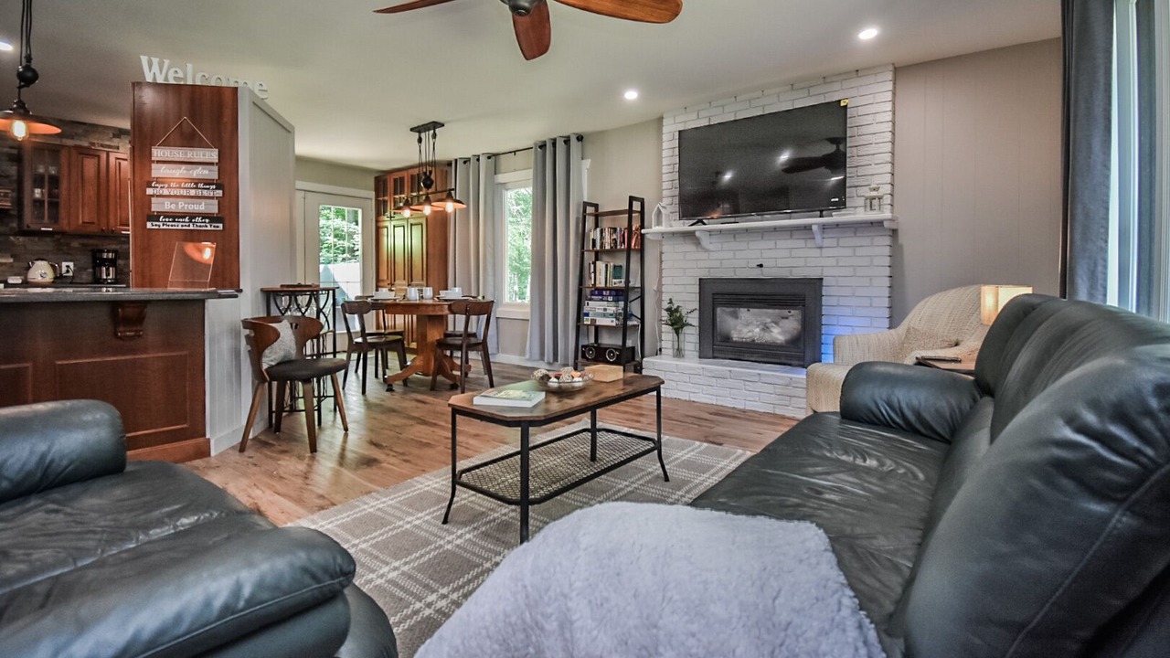 Photo of Livingroom in Waubaushene