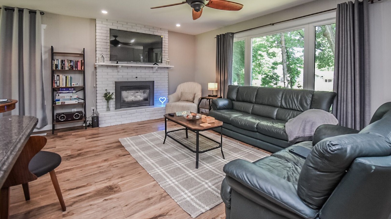 Photo of Livingroom in Waubaushene